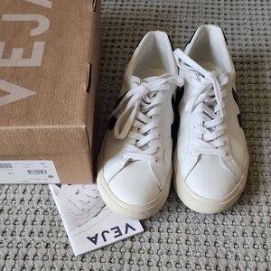 Veja White and Black Casual Sneakers